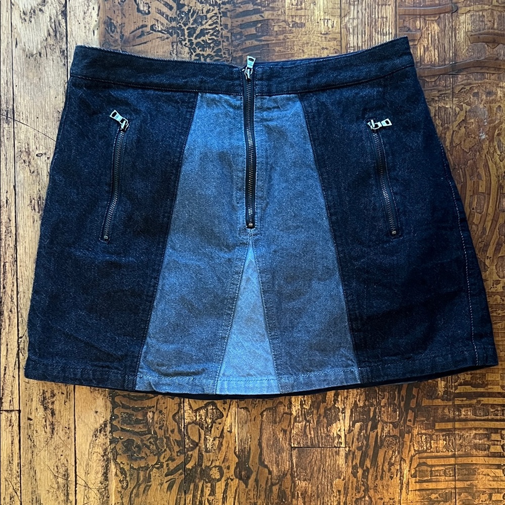 BCBGMaxAzria Two-Tone Denim Patchwork Retro Super Mini Skirt xs sz 26